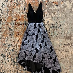 XSCAPE women’s floral evening down size 8